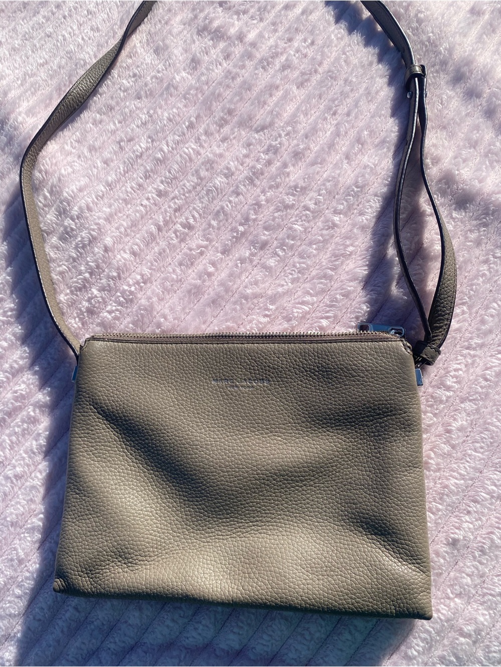 Marc Jacobs Leather Crossbody Bag - Taupe